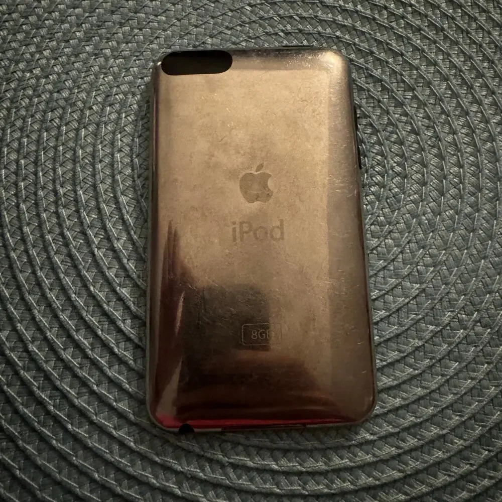 Vintage Apple iPod Touch 2nd Gen 8GB Black (Model A1288) - Tested